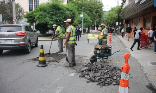 Prefeitura inicia nova etapa da Operação Tapa-Buracos no Centro de Barra do Piraí